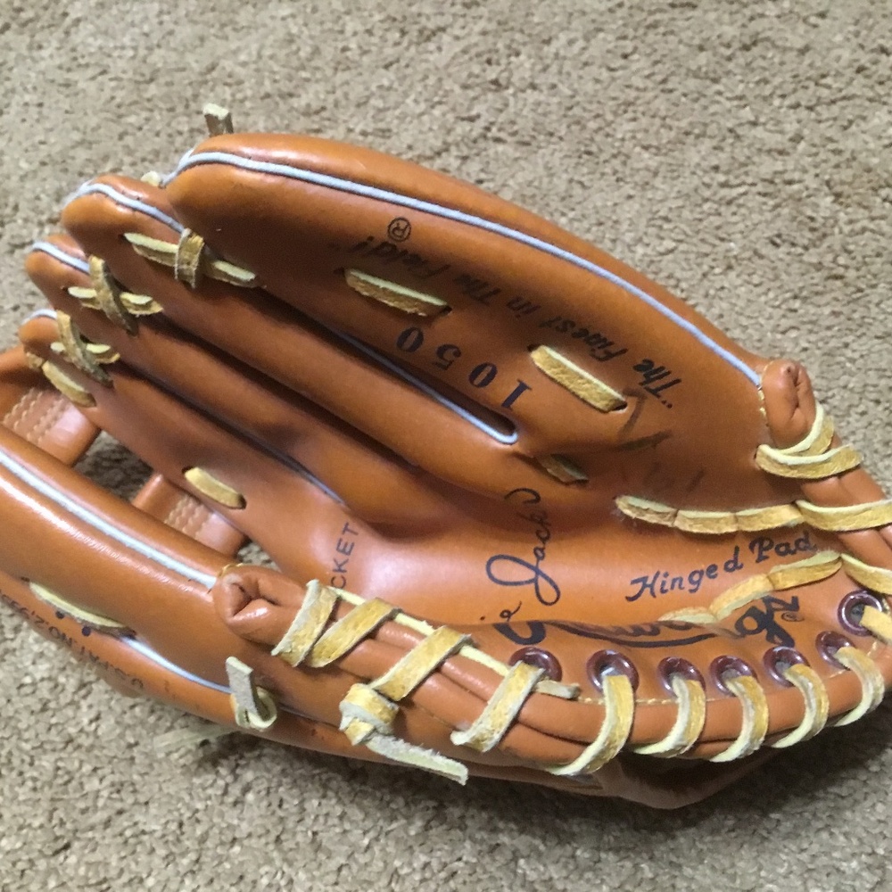 Rawlings 1050 Youth Reggie  Jackson Glove  (Right Hand Thrower) - Picture 11 of 16